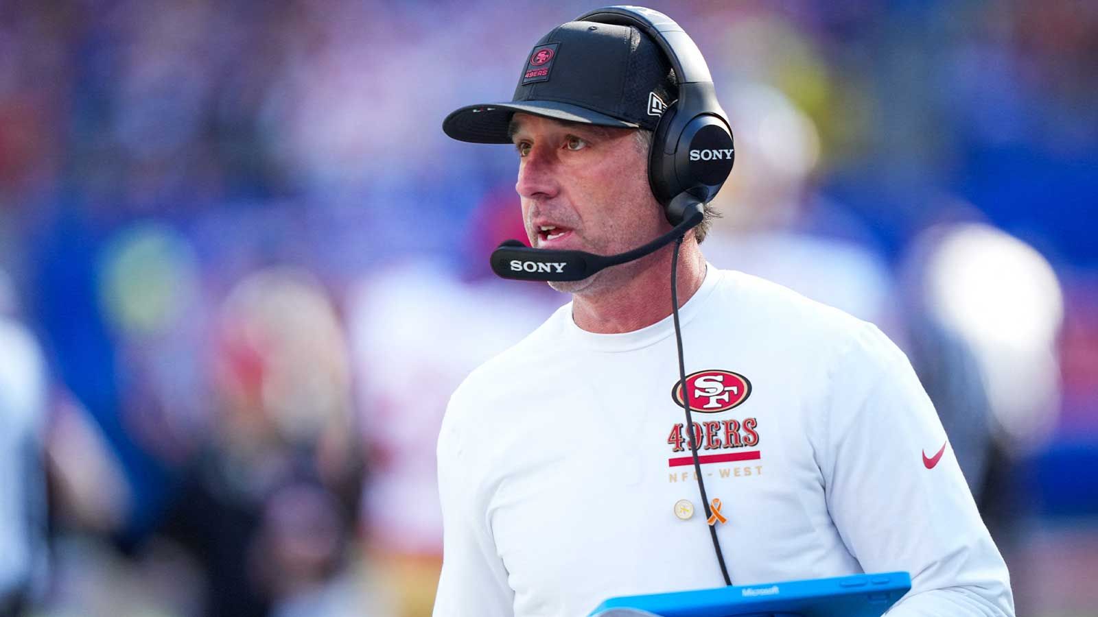 San Francisco 49ers head coach Kyle Shanahan on the sideline during a 2025 game. - Robert Deutsch-Imagn Images