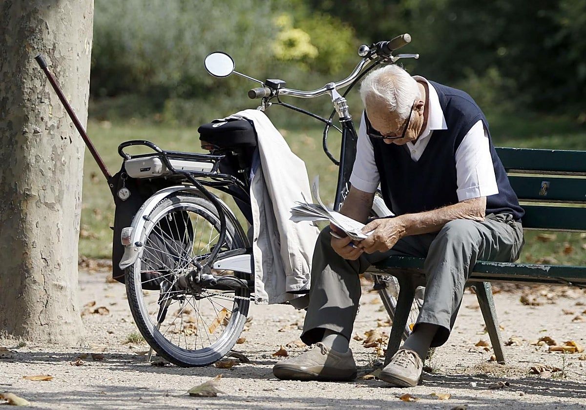 Retirement pension spending in July stood at €10.589 billion. - abc.es