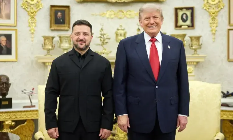Ukraine's President Volodymyr Zelensky and President Trump pose for a photo during their meeting in Washington, DC, on July 28, 2026. - Ukrainian Presidential Press Service/AFP