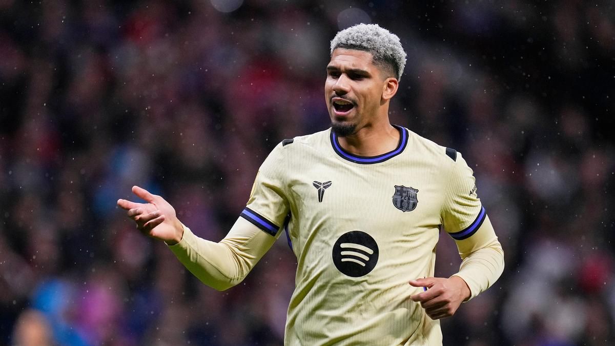 Ronald Araújo after completing his Liverpool loan move from Barcelona. - thehindu.com