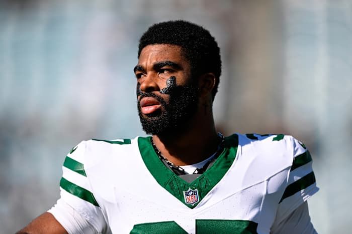 FILE - New York Jets cornerback Qwan'Tez Stiggers warms up before an NFL football game against the Jacksonville Jaguars in Jacksonville, Fla., Dec. 14, 2025. - AP Photo/Phelan M. Ebenhack